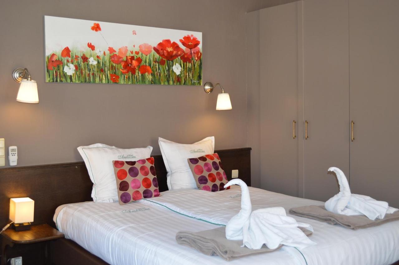 hotel ambrosia leper belgien bed with design