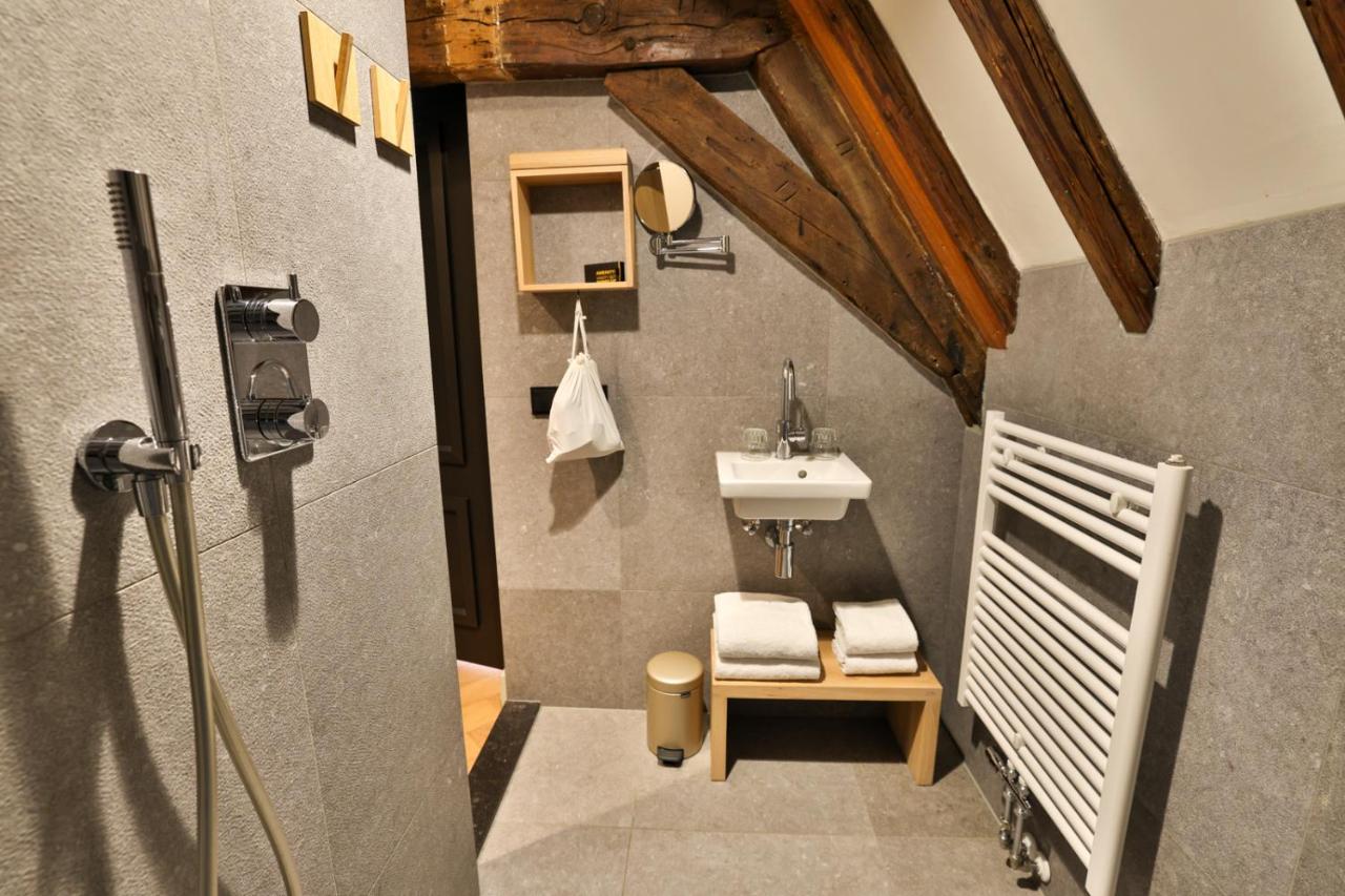 hotel de abdij dokkum friesland bathroom
