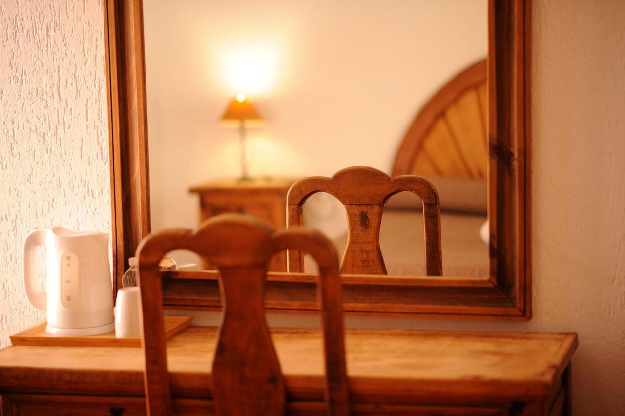 hotel las canadas la esperanza tenerife room desk