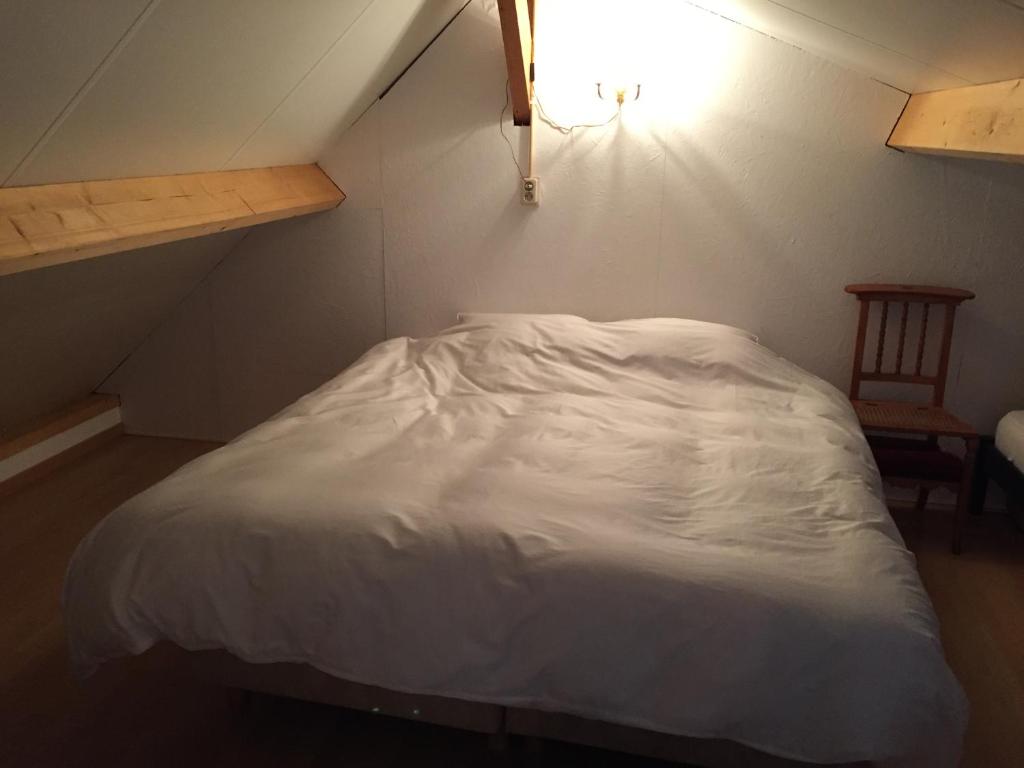 hotel b&b logeren bij van heeren pn made biesbosch bed