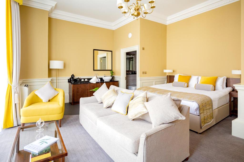 hotel trinity townhouse dublin sofa