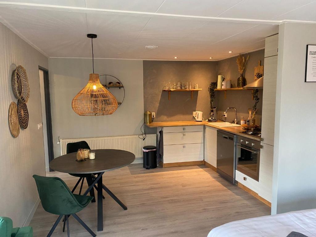 hotel de veluwse bos lodge otterlo kitchen