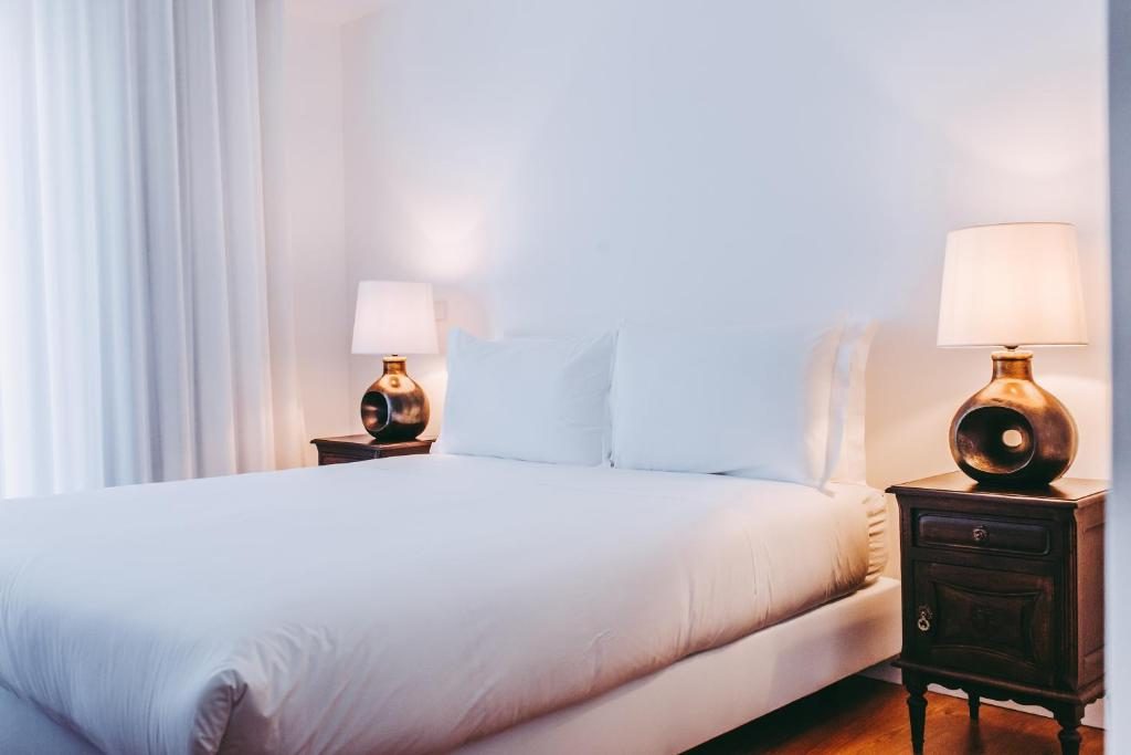 54 sao paulo hotel lissabon bed