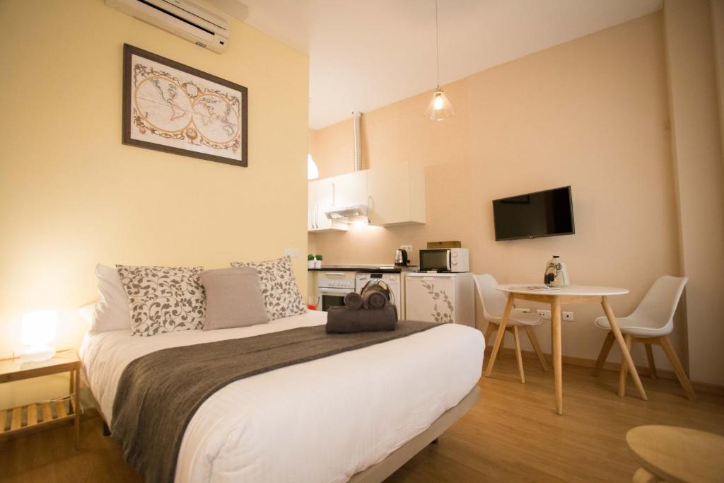 apartments holidays2malaga city center malaga bed