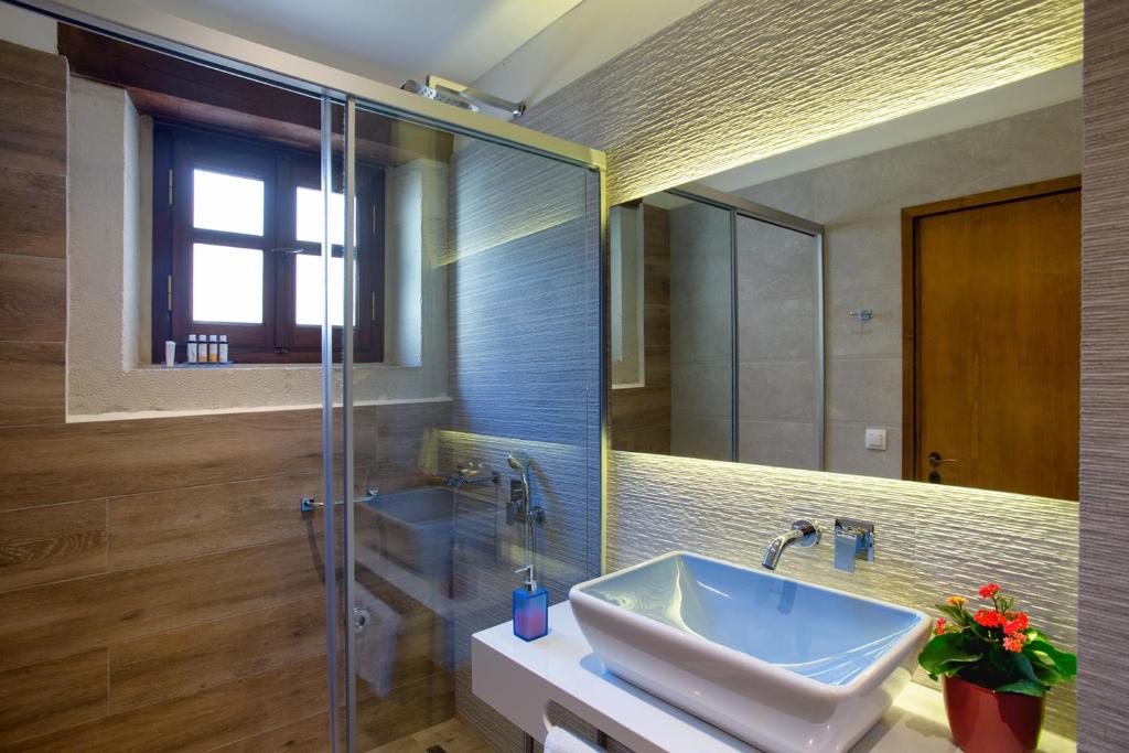 casa moazzo suites and apartments rethimno kreta shower