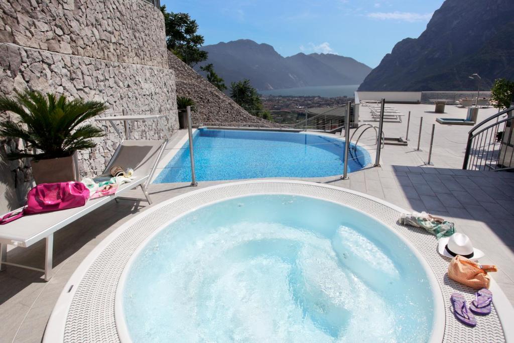hotel agritur acetaia gourmet & relax tenno gardasee jacuzzi