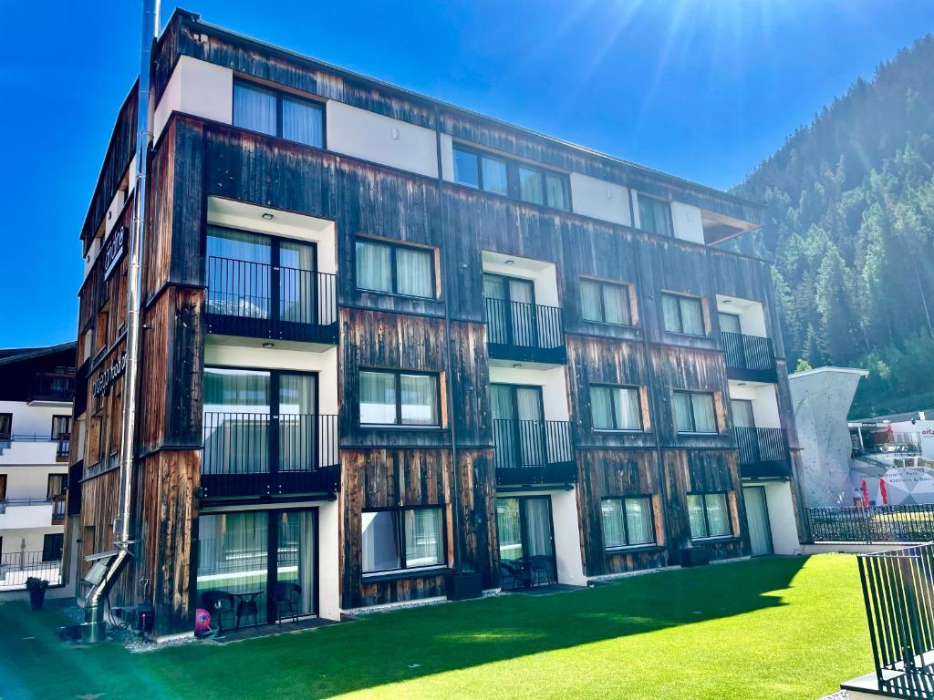 hotel andino sankt anton am arlberg österreich building
