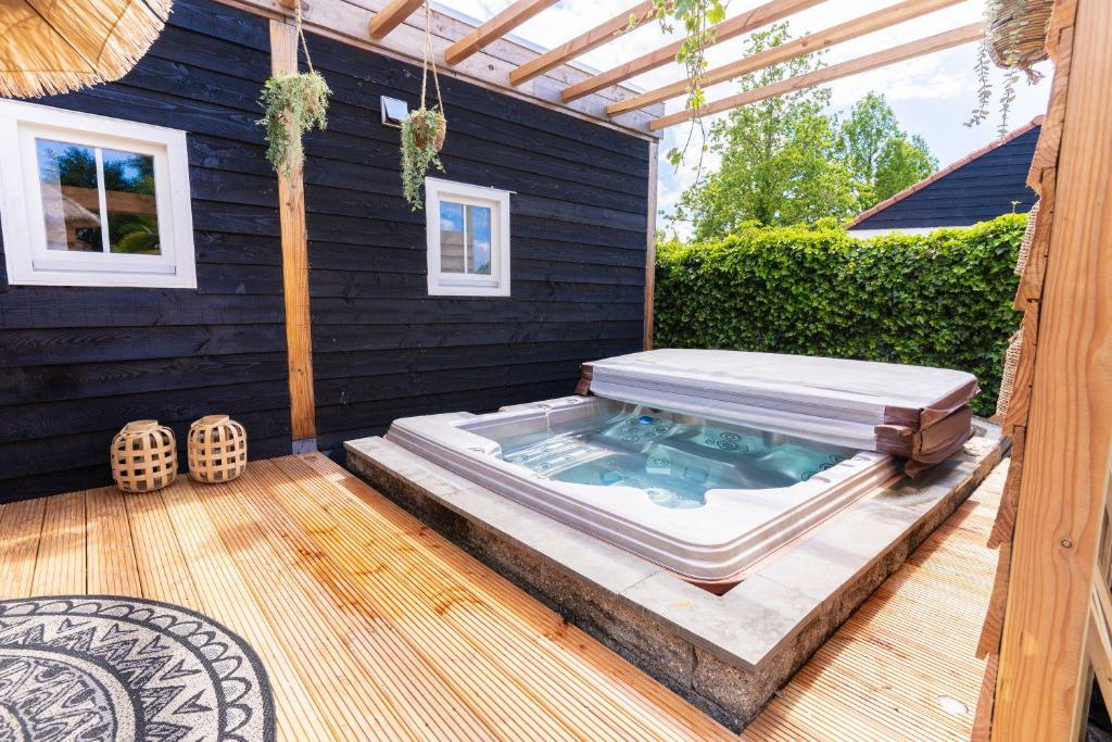 hotel b&b the wellness cottage dordrecht biesbosch jacuzzi