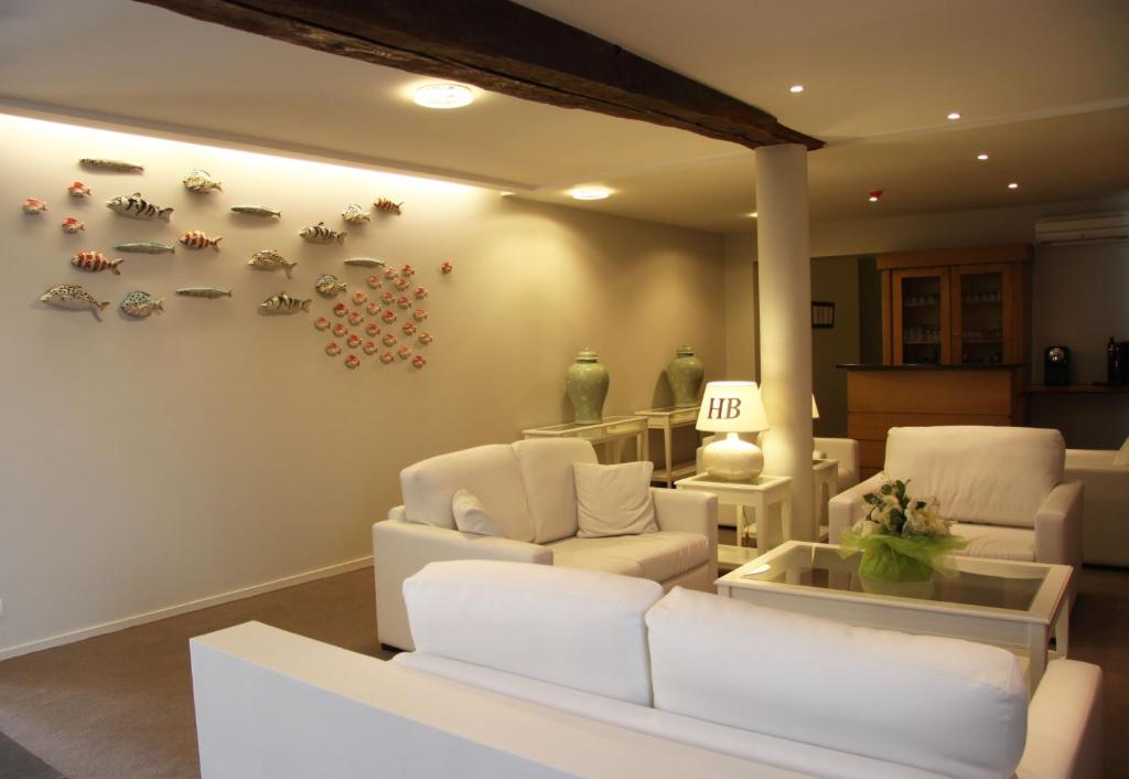 hotel burgevin sully sur loire lobby