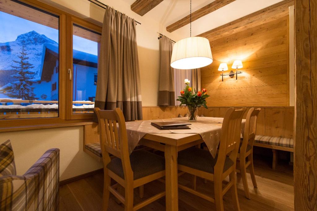 hotel chalet anna maria lech am arlberg österreich indoor