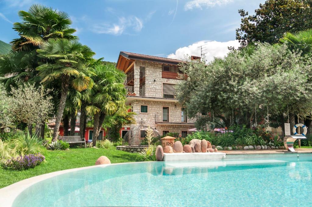 hotel da gianni arco gardasee building