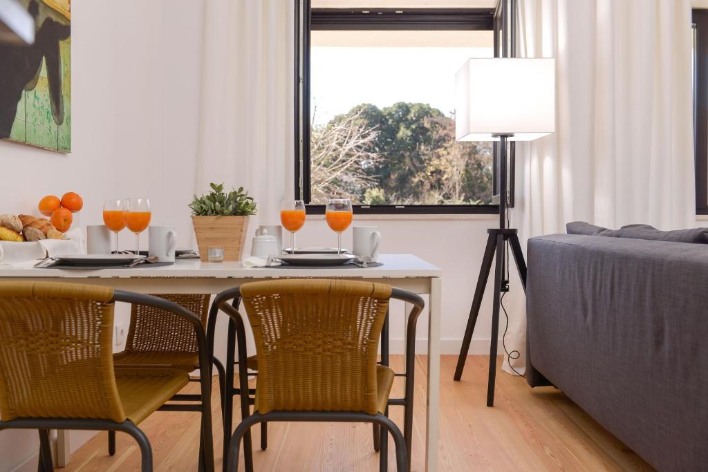 gulbenkian gardens apartments lissabon living room