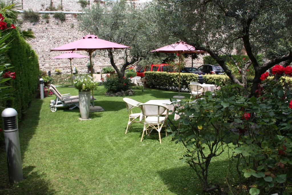 hotel villa cansignorio lazise gardasee patio