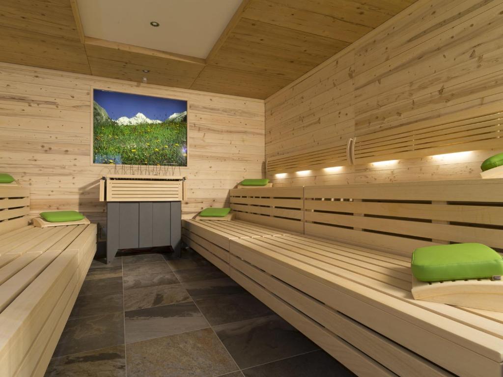 hotel wanderhotel taurerwirt osterreich sauna