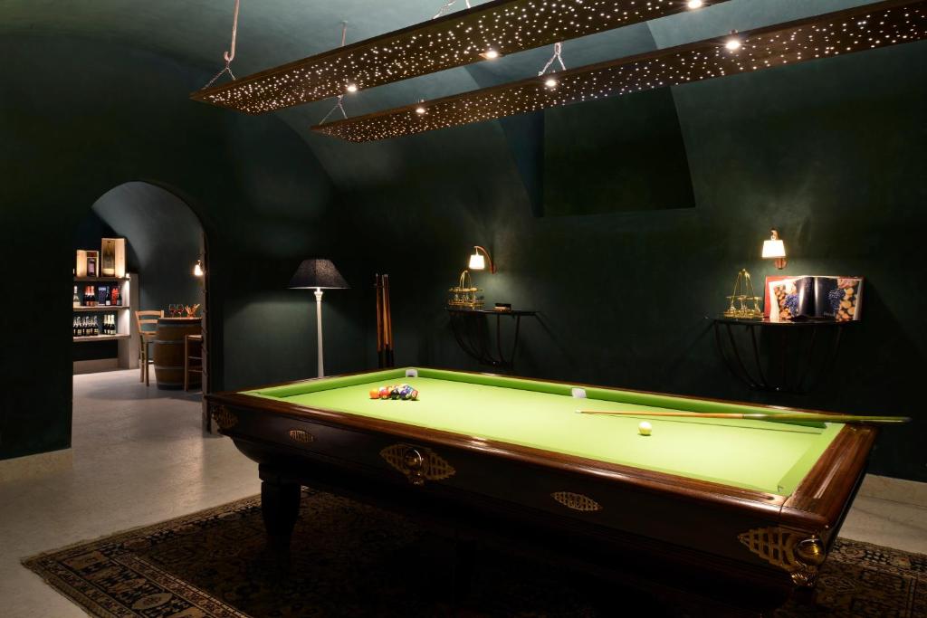 relais rossar boutique hotel garda & hills costermano gardasee pool table